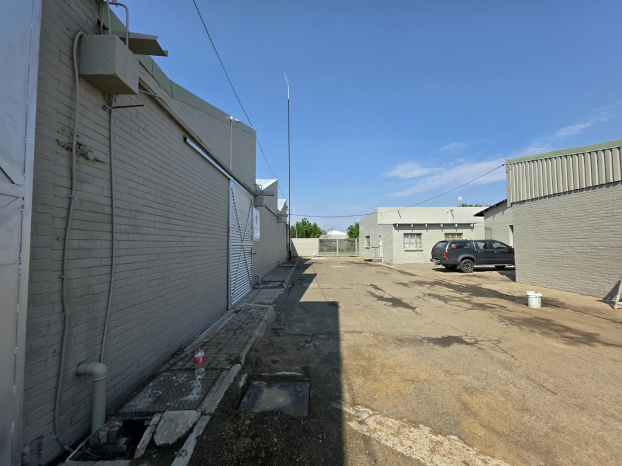 To Let Commercial Property for Rent in Oos Einde Free State